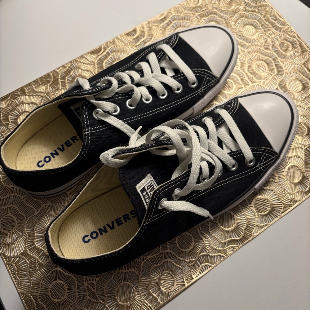 Converse All Star Black Sneakers Chucks Size 9 Like new